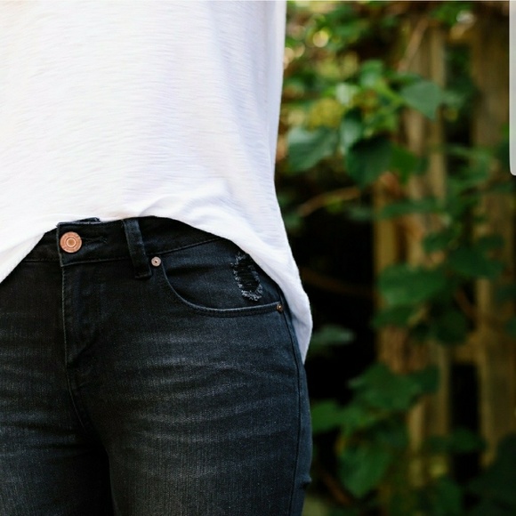 Rose Faded Black Skinny Jeans - Picture 4 of 7